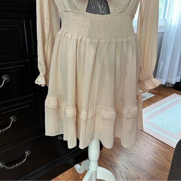 Tie-Front Ruffle Mini Dress – Boho Chic Size M - Picture 6 of 17